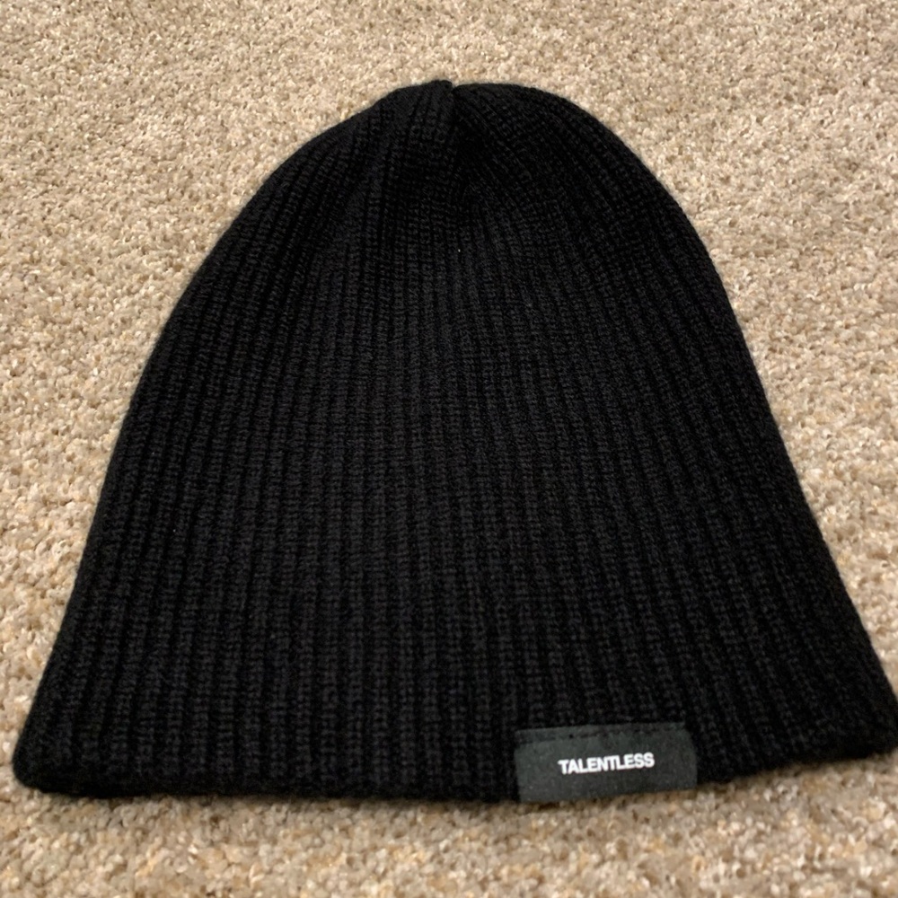 Talentless by elements. 100% cashmere